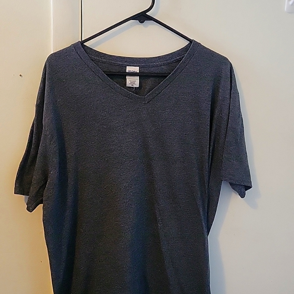 Mens Gildan soft style size XL grey